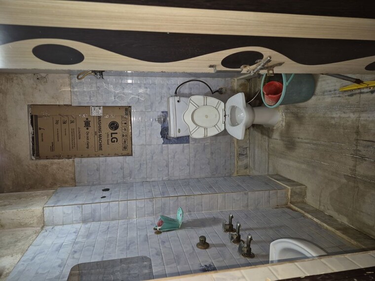 Washroom, mayur vihar 2.5 Bedroom 490 Sq.Ft. Builder Floor In Mayur Vihar Delhi 10506981