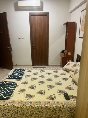 Bedroom in 2 BHK Apartment at Shapoorji Pallonji Vicinia, Powai – for Rent