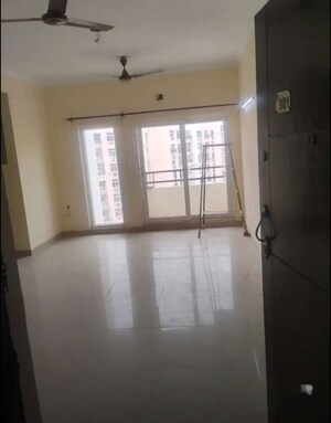 Room in 3 BHK Apartment at Rohtas Plumeria, Gomti Nagar – for Rent