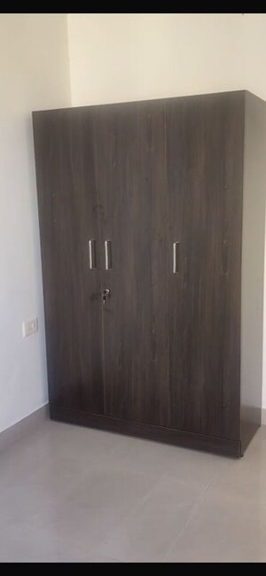 Furnished Amenities in 3.5 BHK Apartment at Sare Home, Sector 92 – for Rent