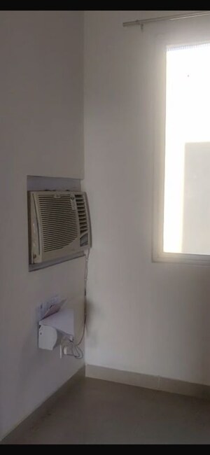 Bathroom in 3.5 BHK Apartment at Sare Home, Sector 92 – for Rent