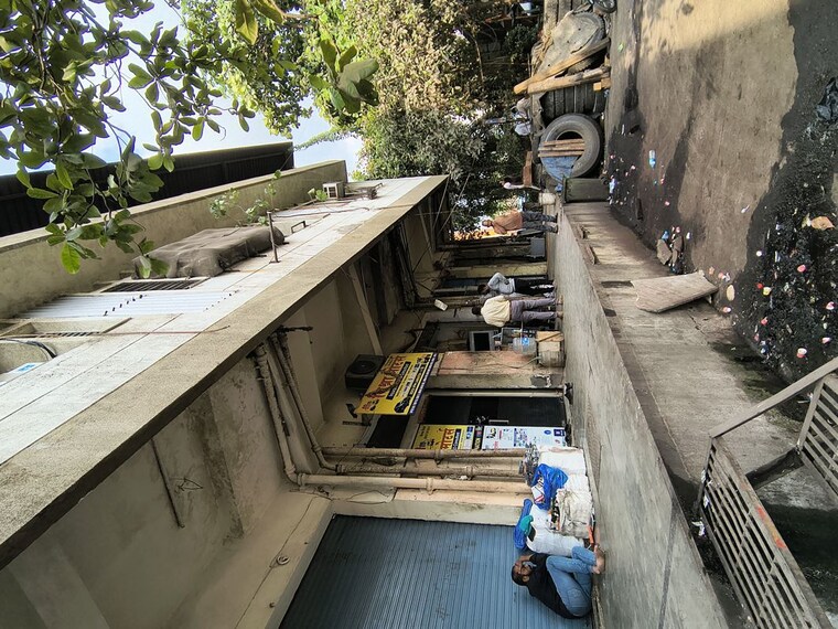 Balcony, nehru nagar Commercial Shop 250 Sq.Ft. In Nehru Nagar Mumbai 10507062