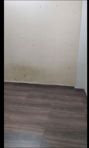 Room in 1 BHK Builder Floor at Shashi Garden – for Rent