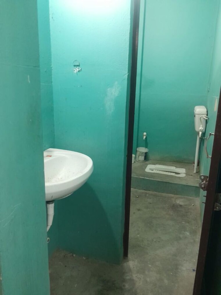 Bathroom, vikalp khand 3 Bedroom 1450 Sq.Ft. Independent House In Vikalp Khand Lucknow 10507091