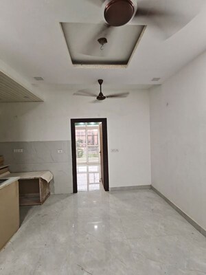 Room in 5 BHK Builder Floor at Vaishali Sector 9 – for Sale