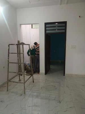 Room in 2 BHK Independent House at Jankipuram – for Rent