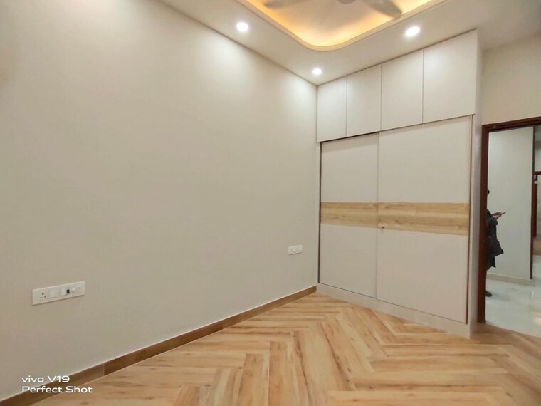 Room, east of kailash 3 Bedroom 1200 Sq.Ft. Builder Floor In East Of Kailash Delhi 10507169