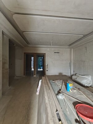 Parking in 4 BHK Builder Floor at Vaishali Sector 5 – for Sale
