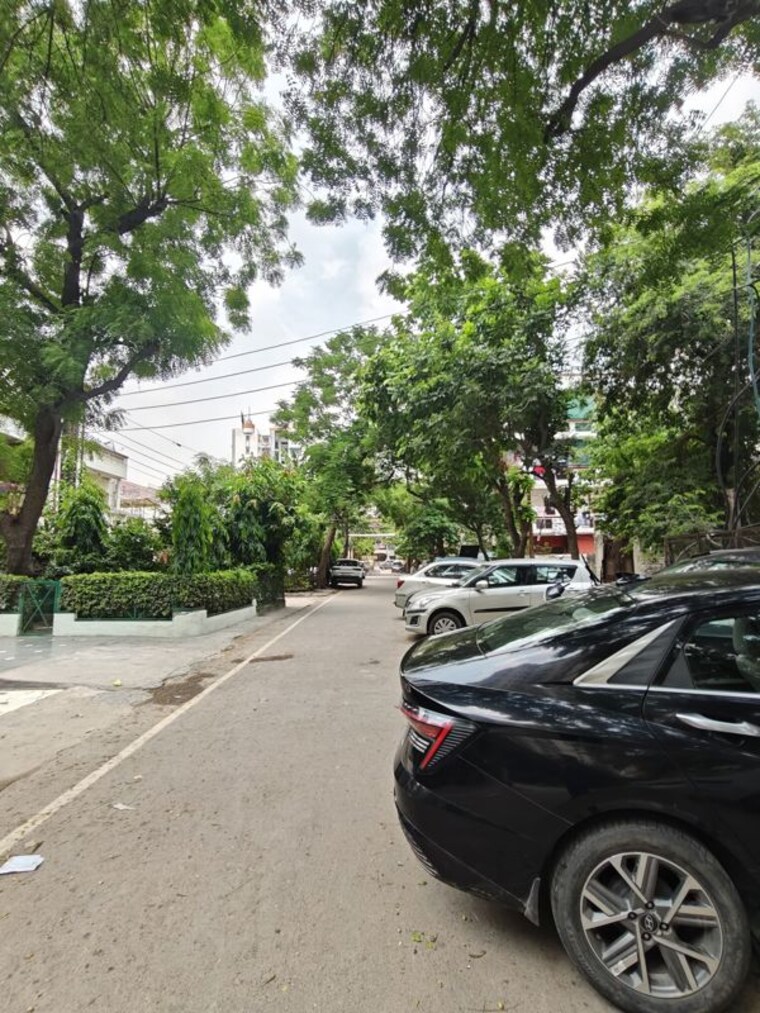  Parking, vaishali sector 5 4 Bedroom 2200 Sq.Ft. Builder Floor In Vaishali Sector 5 Ghaziabad 10507157