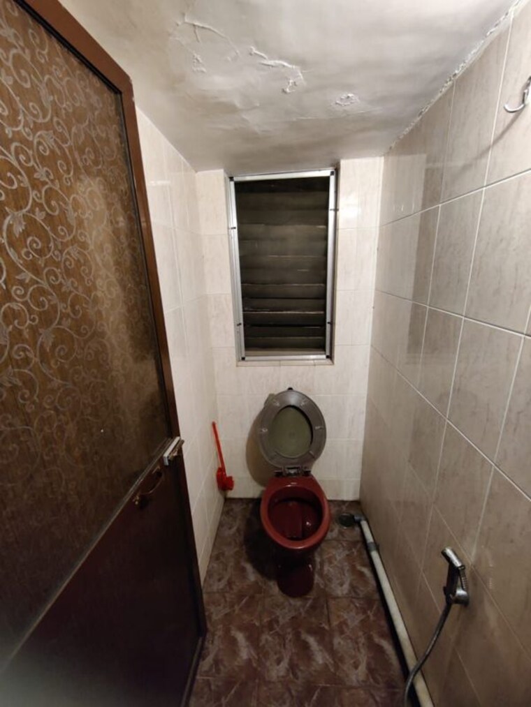 Bathroom, vakola 1 Bedroom 450 Sq.Ft. Apartment In Vakola Mumbai 10507177