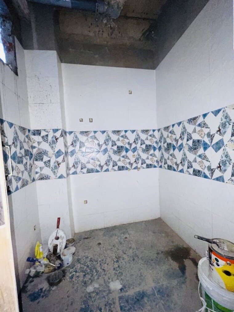 Bathroom, sector 73 2 Bedroom 1000 Sq.Ft. Builder Floor In Sector 73 Noida 10507233