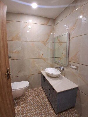 Bathroom in 4 BHK Builder Floor at Dlf Phase ii – for Rent