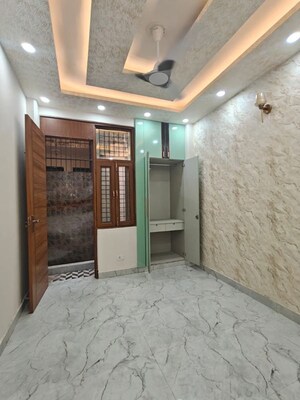 Room in 2 BHK Builder Floor at Vaishali Sector 5 – for Sale