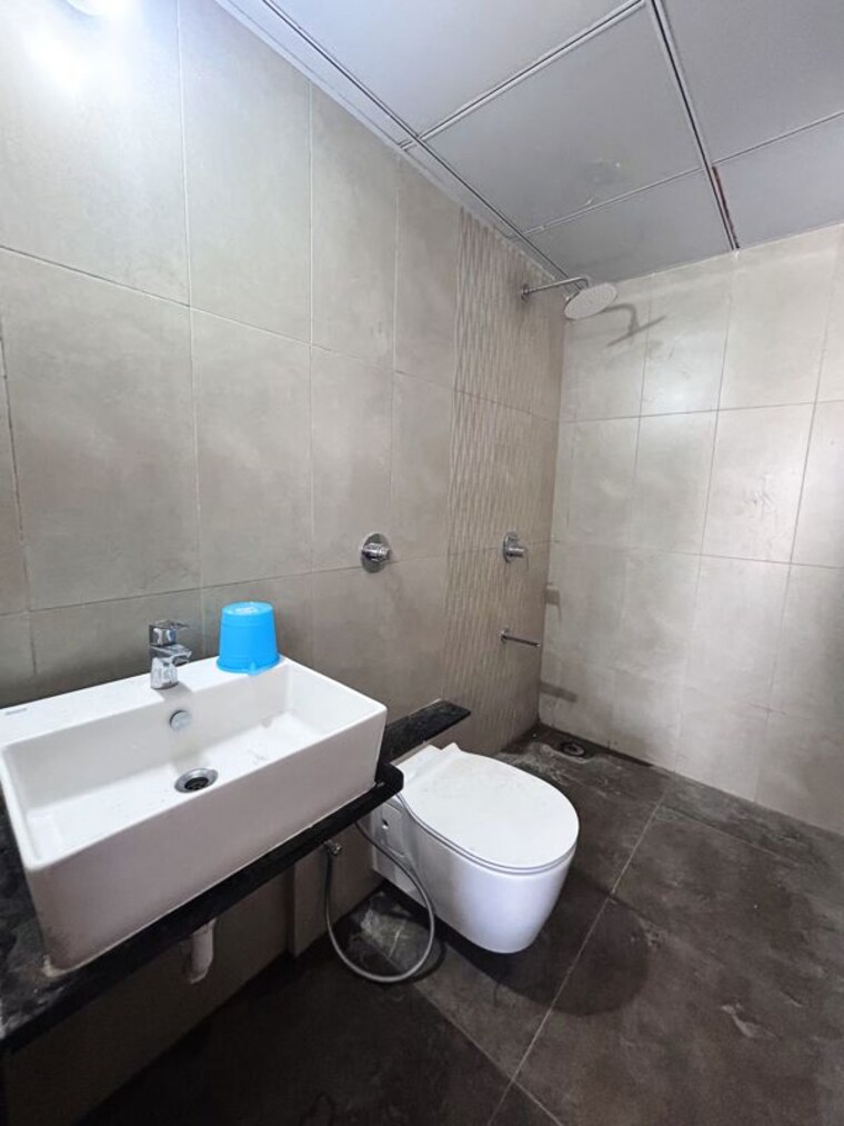 Bathroom, vilas-javdekar-yashwin-enchante 3 Bedroom 950 Sq.Ft. Apartment In Kharadi Pune 10507241