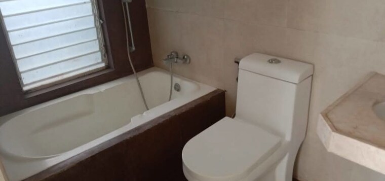 Bathroom, pashankar-yin-yang 2.5 Bedroom 1440 Sq.Ft. Apartment In Kharadi Pune 10507293
