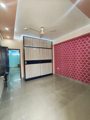 Room in 2 BHK Apartment at Supertech Ecovillage II, Sector 16b Greater Noida – for Rent