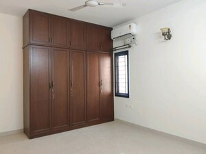 Room in 3 BHK Apartment at Ajay Towers, Indiranagar – for Rent