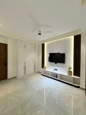 Room in 3 BHK Builder Floor at Anant Raj Ashok Estate, Sector 63a – for Sale