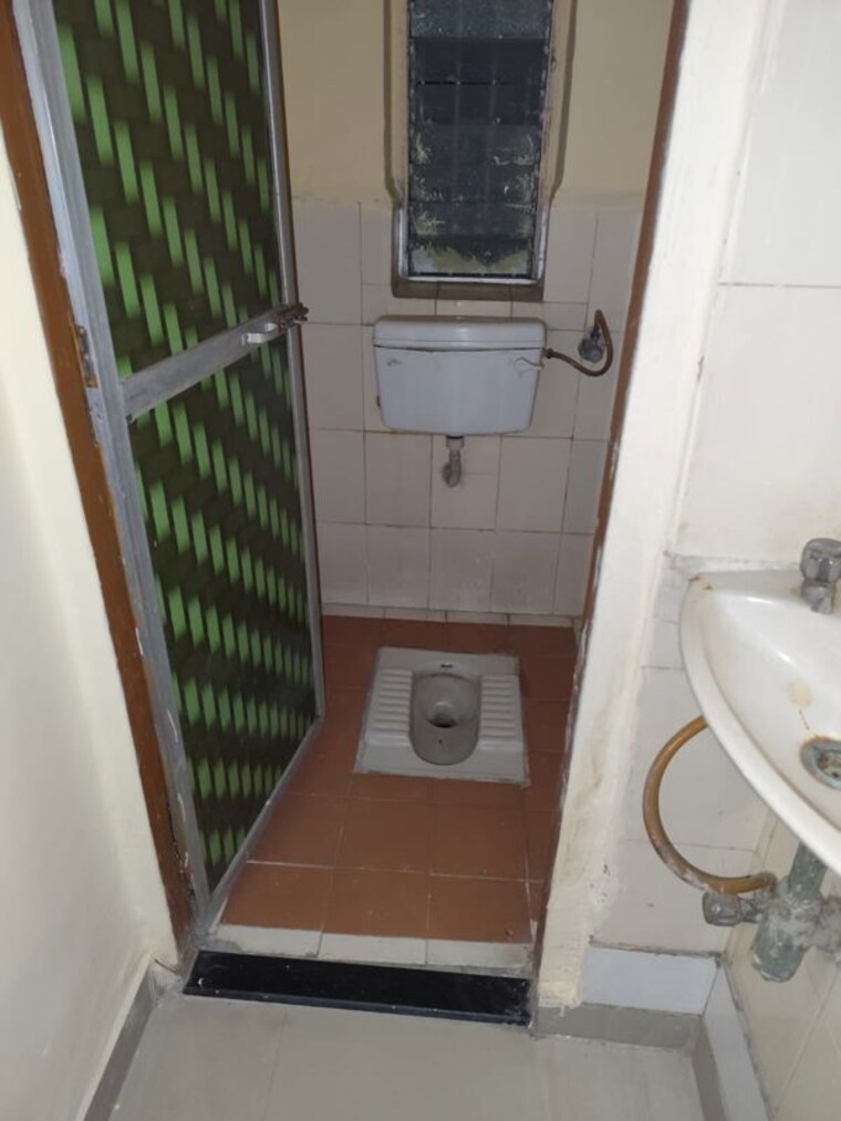 Bathroom, taloja panchanand Commercial Warehouse 22000 Sq.Ft. In Taloja Panchanand Navi Mumbai 10507381