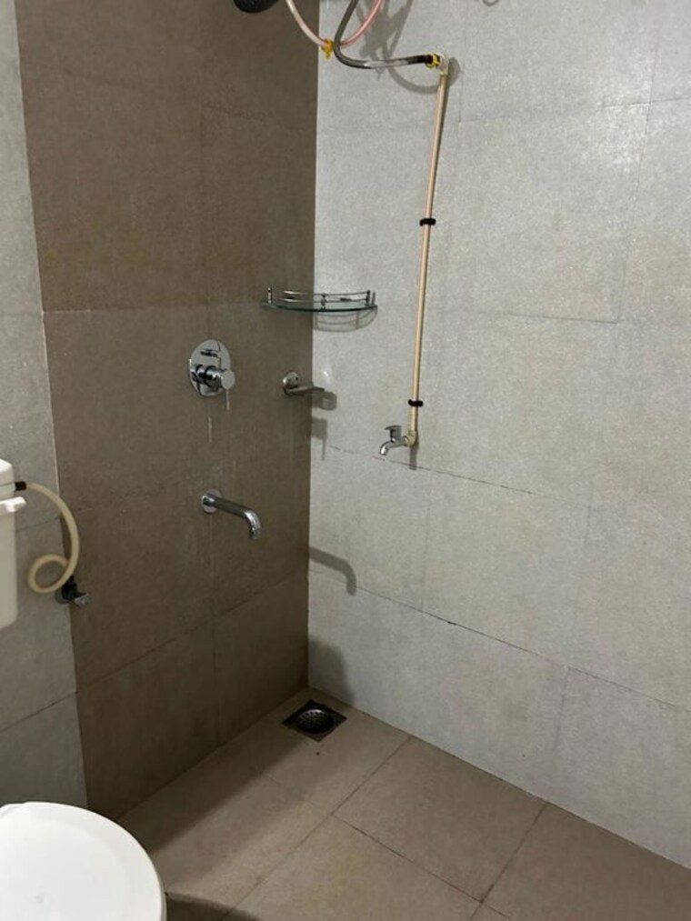 Bathroom, shreyas-palladium-exotica-phase-ii 2 Bedroom 850 Sq.Ft. Apartment In Dhanori Pune 10507407