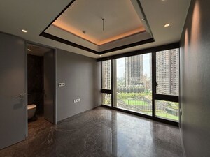 Room in 4 BHK Apartment at Lodha Trump Tower, Worli – for Rent
