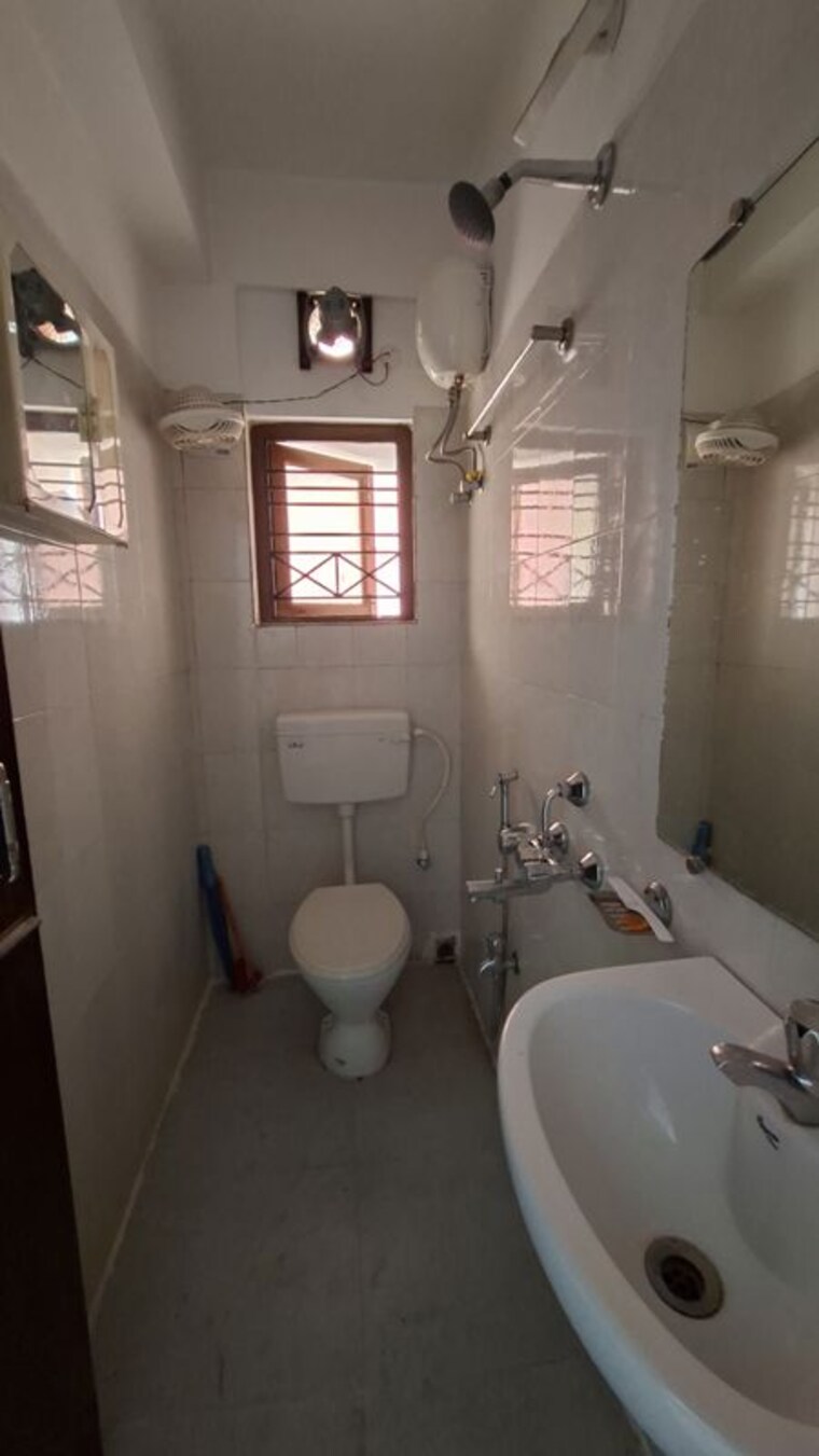 Bathroom, kokapur 2 Bedroom 1384 Sq.Ft. Apartment In Kokapur Kolkata 10507409