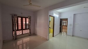 Room in 2 BHK Apartment at Kokapur – for Sale