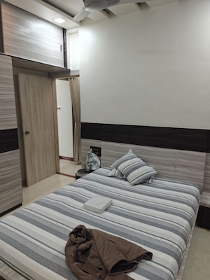Bedroom in 2 BHK Apartment at Shivajinagar – for Rent
