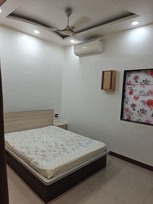 Bedroom in 2 BHK Apartment at Shivajinagar – for Rent