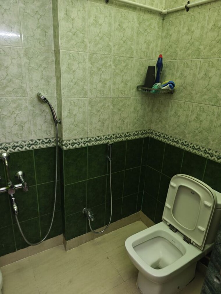 Bathroom, shivajinagar 2 Bedroom 1000 Sq.Ft. Apartment In Shivajinagar Pune 10507431