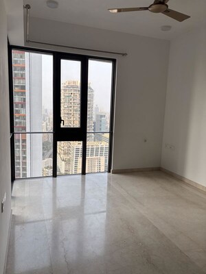 Room in 2 BHK Apartment at Lodha The Park, Worli – for Rent