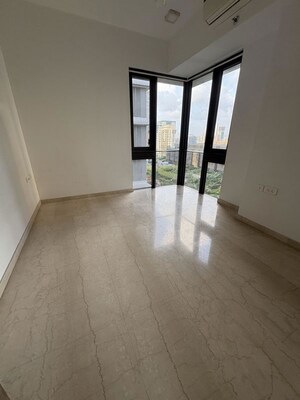 Room in 3 BHK Apartment at Lodha The Park, Worli – for Rent