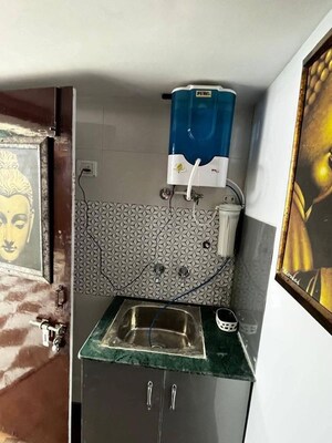 Furnished Amenities in 1 RK Builder Floor at Malviya Nagar – for Rent