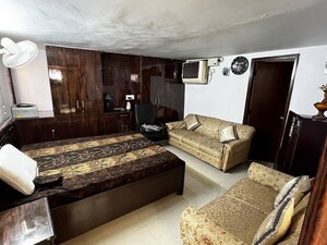 Bedroom in 1 RK Builder Floor at Malviya Nagar – for Rent