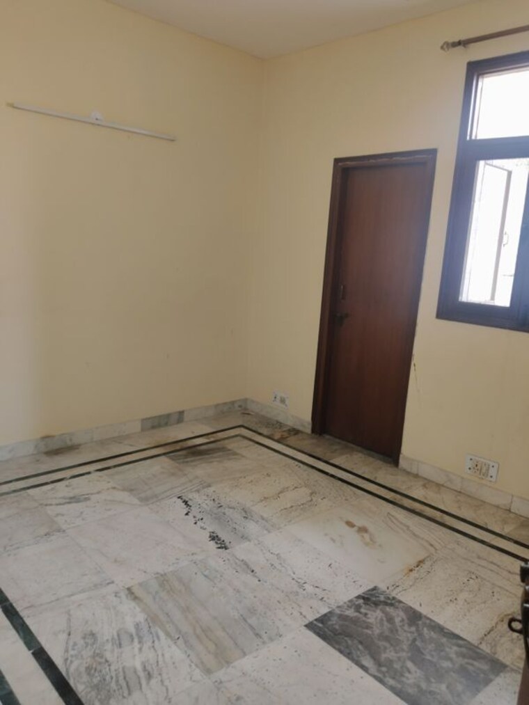 Room, sector 21c 3 Bedroom 1400 Sq.Ft. Apartment In Sector 21c Faridabad 10481871