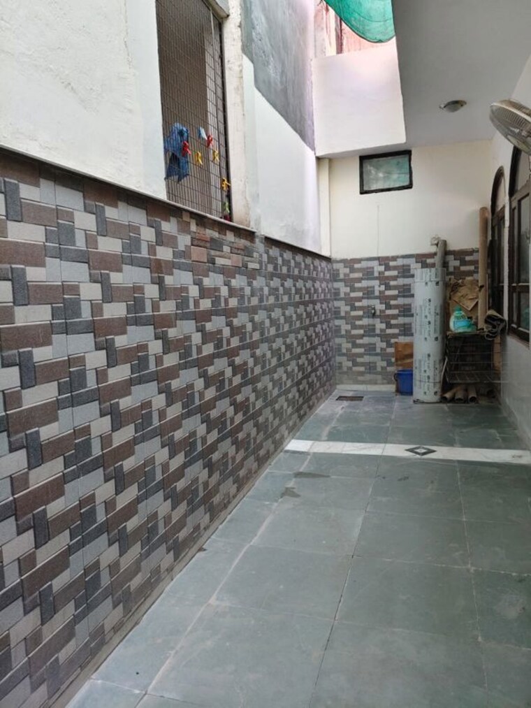 Balcony, sushant lok i 2 Bedroom 160 Sq.Yd. Builder Floor In Sushant Lok I Gurgaon 10507480