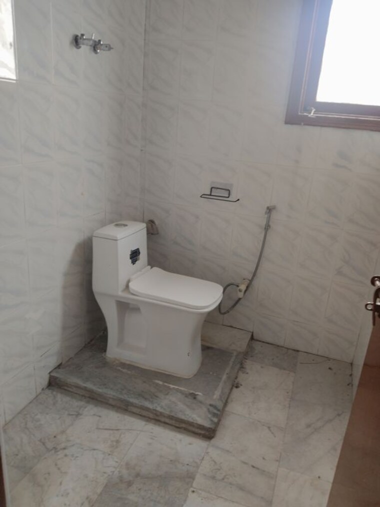 Bathroom, sector 21c 3 Bedroom 1450 Sq.Ft. Apartment In Sector 21c Faridabad 10481862