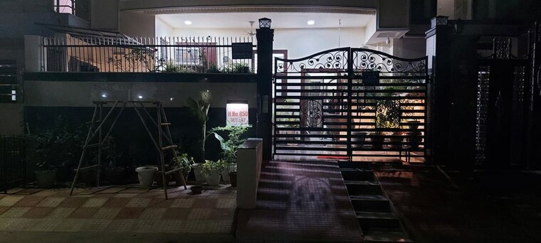 Exterior View, sector 47 2.5 Bedroom 215 Sq.Yd. Builder Floor In Sector 47 Gurgaon 10507502