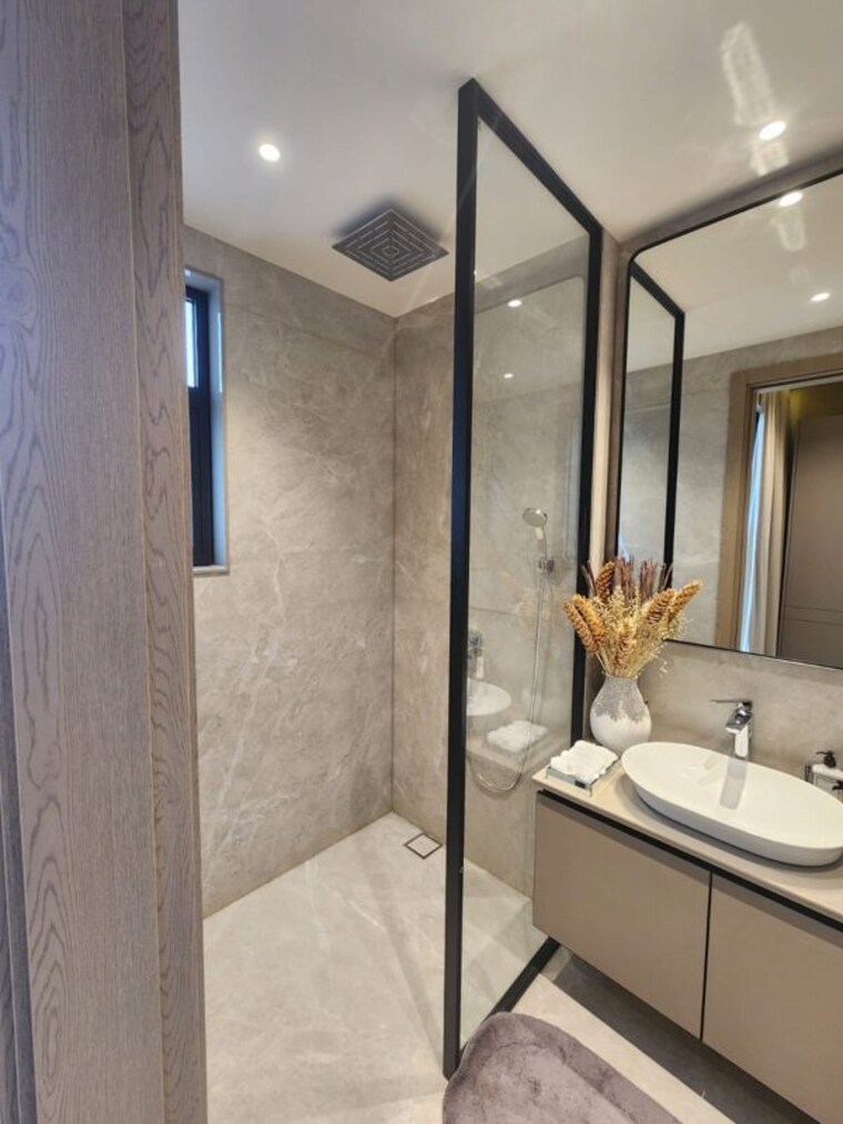 Bathroom, palam vihar 4 Bedroom 360 Sq.Yd. Builder Floor In Palam Vihar Gurgaon 10507503