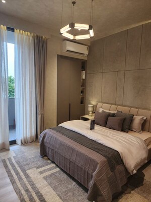Bedroom in 4 BHK Builder Floor at Palam Vihar – for Sale