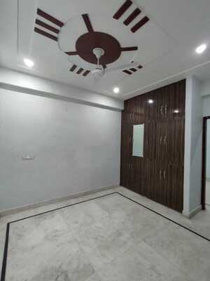 Room in 1 BHK Builder Floor at Sushant Lok I – for Rent