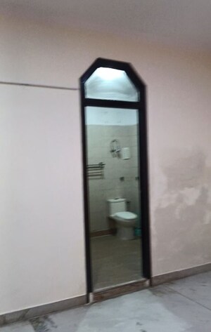 Furnished Amenities in 3 BHK Builder Floor at Panchsheel Vihar – for Rent