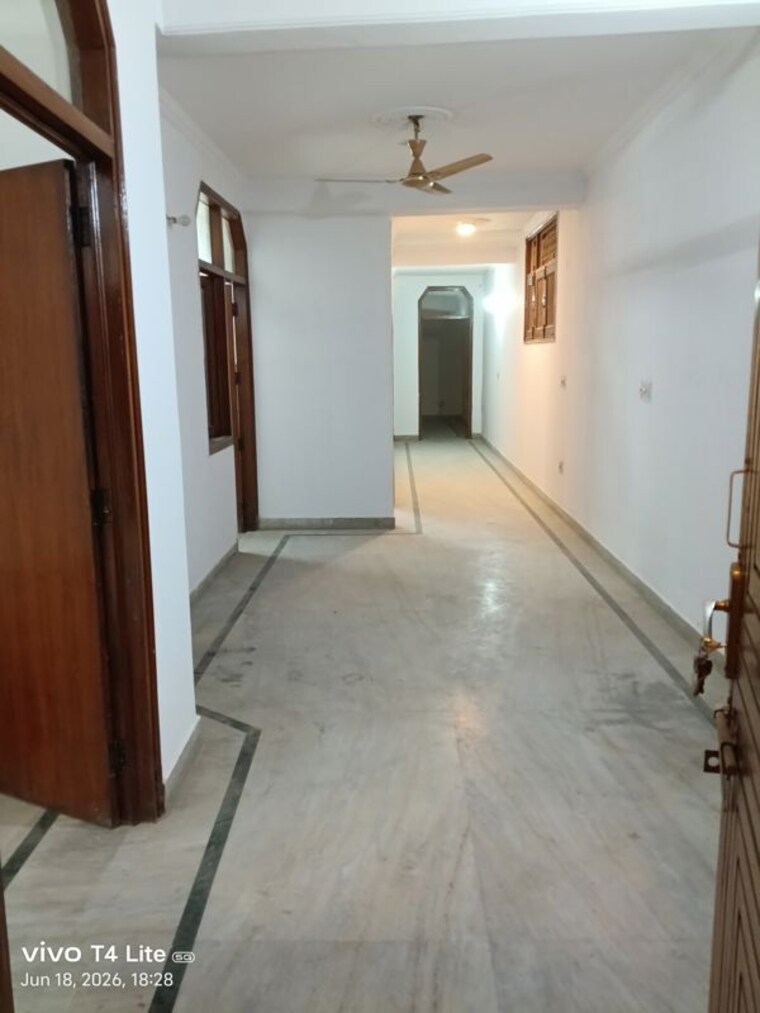 Room, panchsheel vihar 3 Bedroom 130 Sq.Yd. Builder Floor In Panchsheel Vihar Delhi 10507519