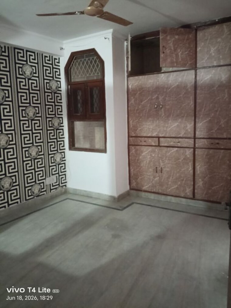 Room, panchsheel vihar 3 Bedroom 130 Sq.Yd. Builder Floor In Panchsheel Vihar Delhi 10507519