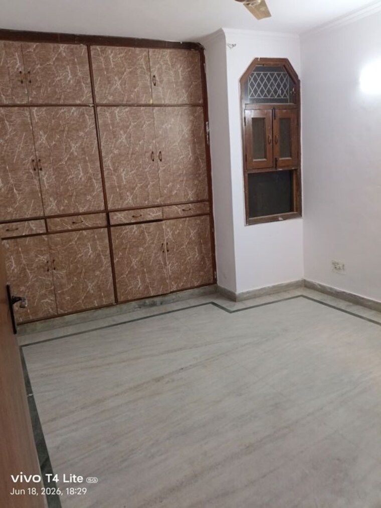 Room, panchsheel vihar 3 Bedroom 130 Sq.Yd. Builder Floor In Panchsheel Vihar Delhi 10507519