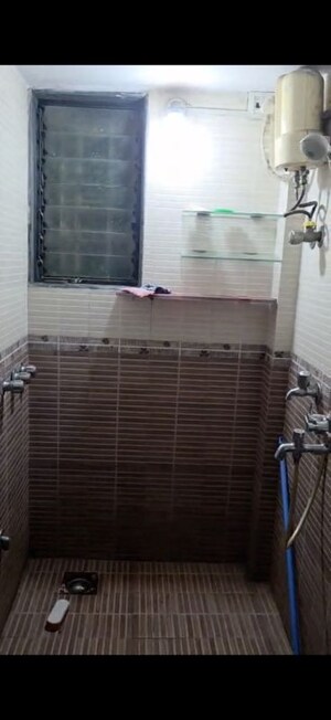 Bathroom in 1.5 BHK Apartment at Aashirwad Apartment Andheri, Andheri East – for Rent