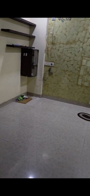 Room in 1.5 BHK Apartment at Aashirwad Apartment Andheri, Andheri East – for Rent