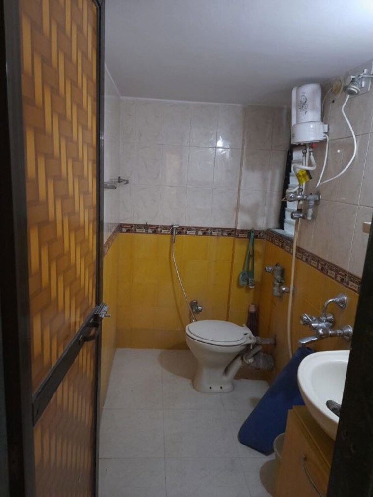 Bathroom, atul-trans-apartment 1 Bedroom 650 Sq.Ft. Apartment In Andheri East Mumbai 10507535