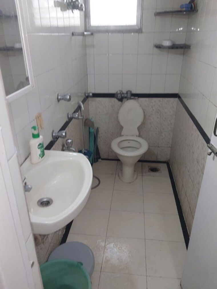 Bathroom, aashirwad-apartment-andheri 1.5 Bedroom 650 Sq.Ft. Apartment In Andheri East Mumbai 10507536