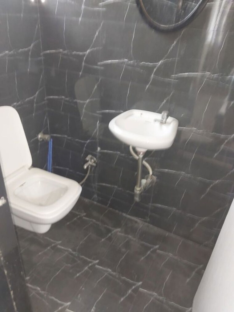 Bathroom, aashirwad-apartment-andheri 1.5 Bedroom 650 Sq.Ft. Apartment In Andheri East Mumbai 10507536